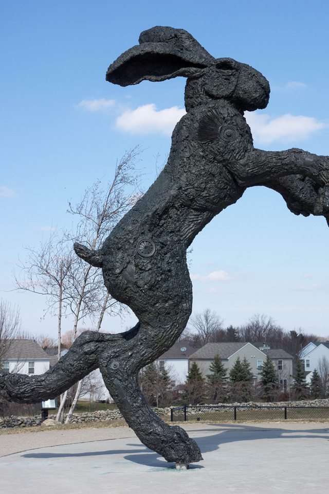 dancing-hares-bronze-sculpture-2