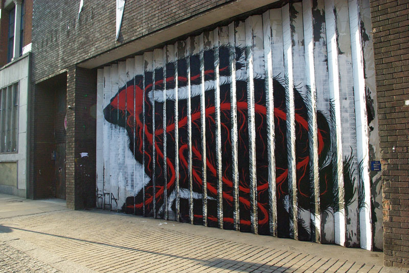 lenticular-bunny-rabbit-street-art-by-roa-london-2009-3